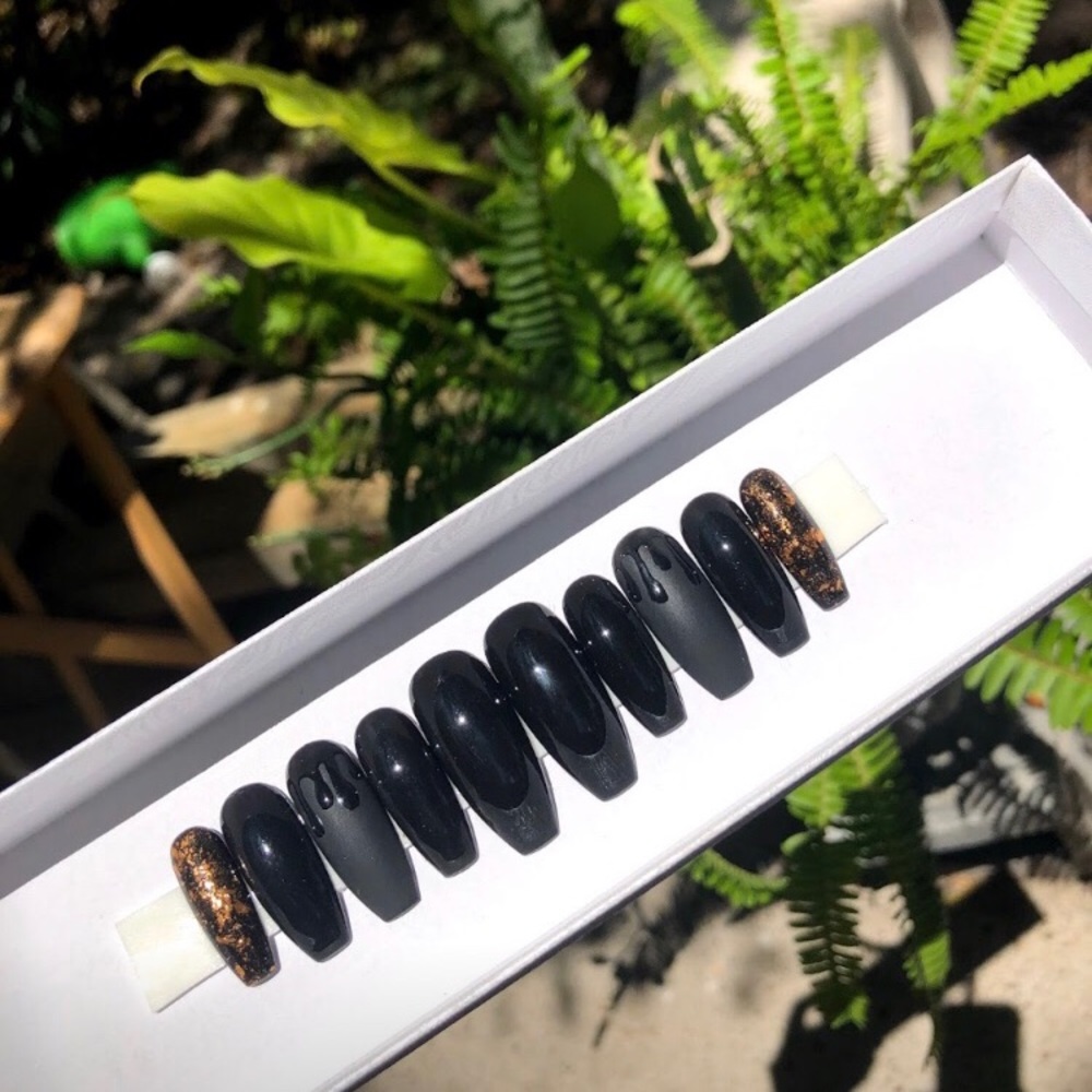 Press on nail set